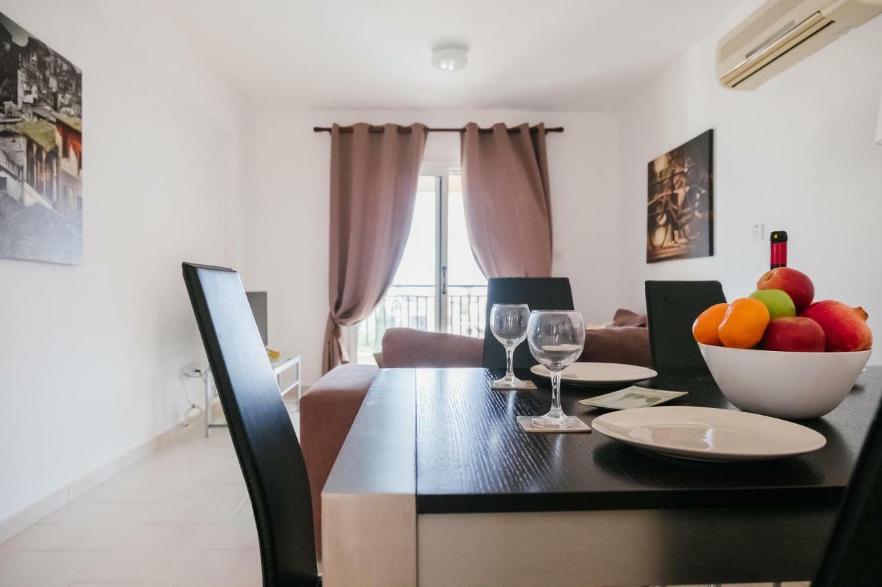 Kings Sunset 2 Bedroom Sea View Flat In Appartement Paphos