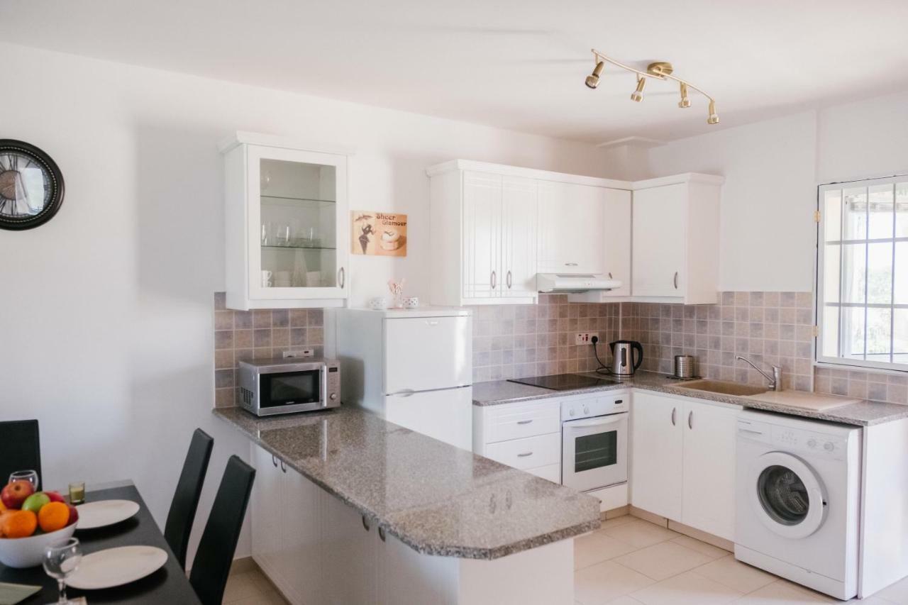 Kings Sunset 2 Bedroom Sea View Flat In * Paphos